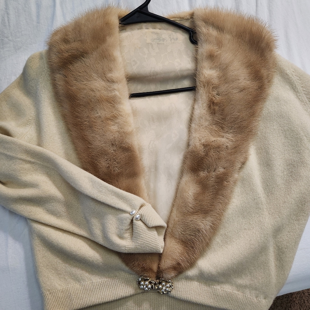 Vintage Sweater with Fur Collar